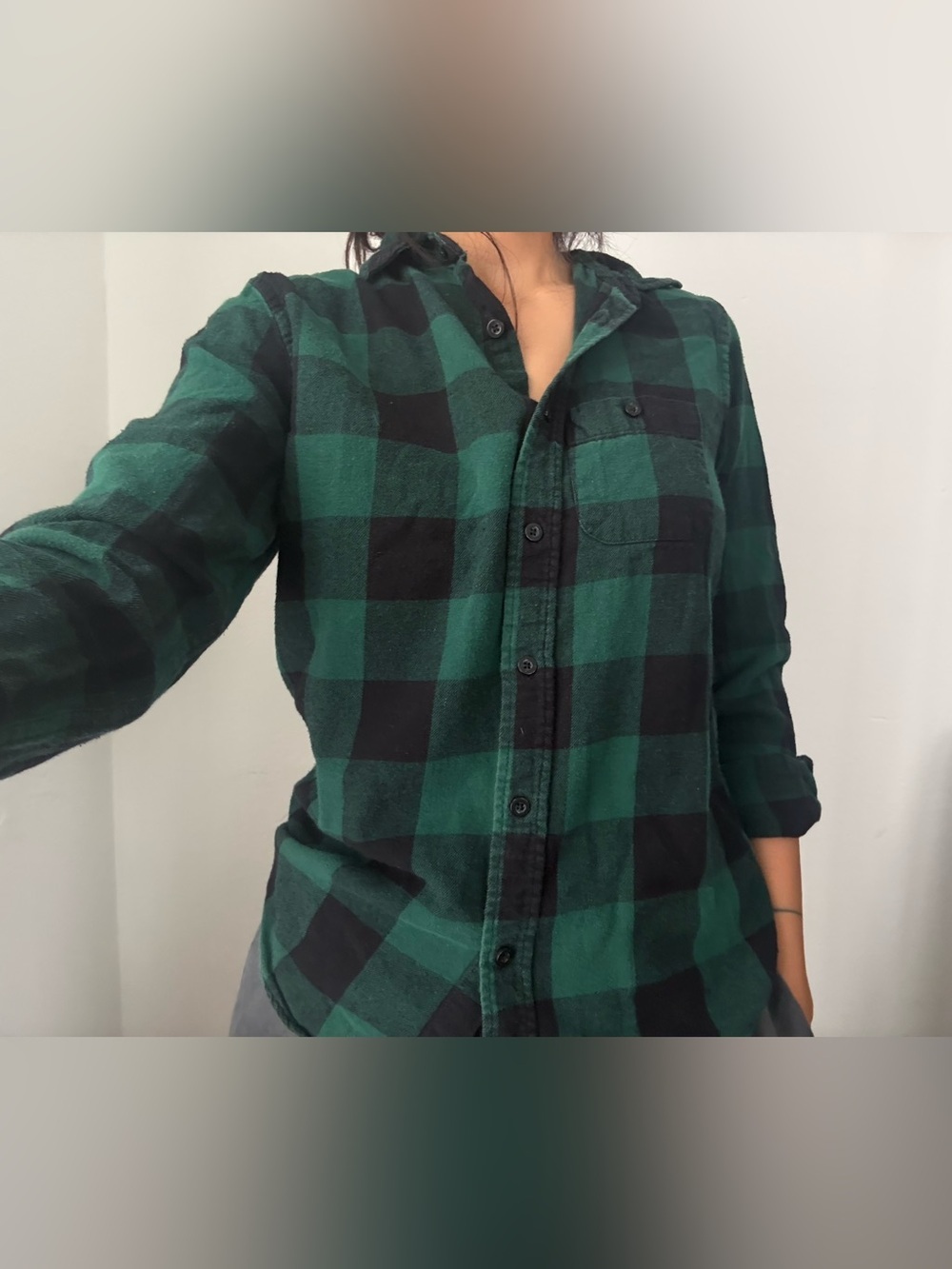 Aeropostale Green and Black Plaid Button-Down Shirt